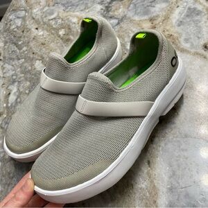 OOFOS OOmg eeZee Low Slip On Shoes Comfort Women’s Size 8